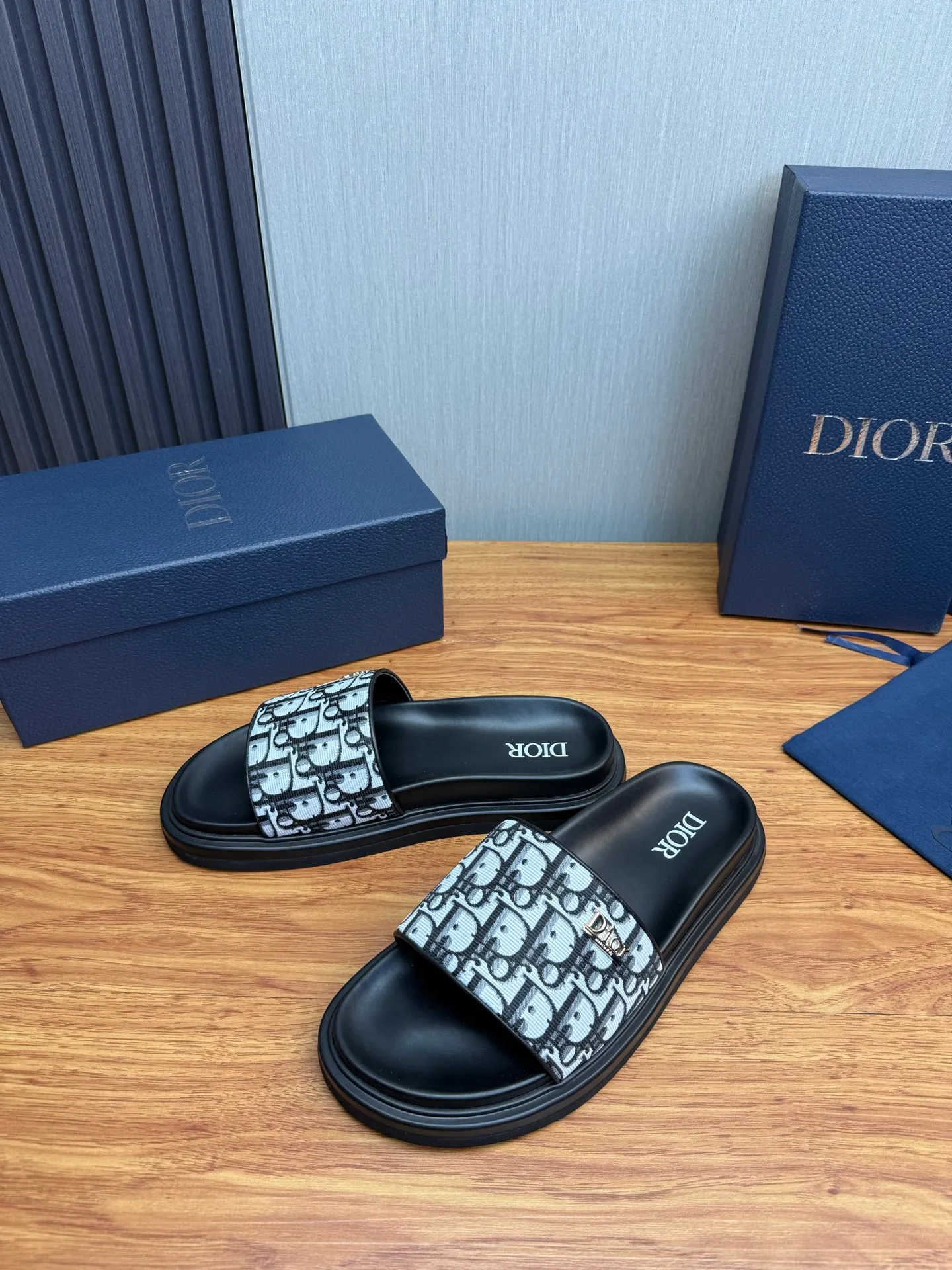 Men's shoes 260💰 Dior. Men's slippers🩴Official website 1:1 production 38-45 size 45 46 🉑️Customized original material shipped✅